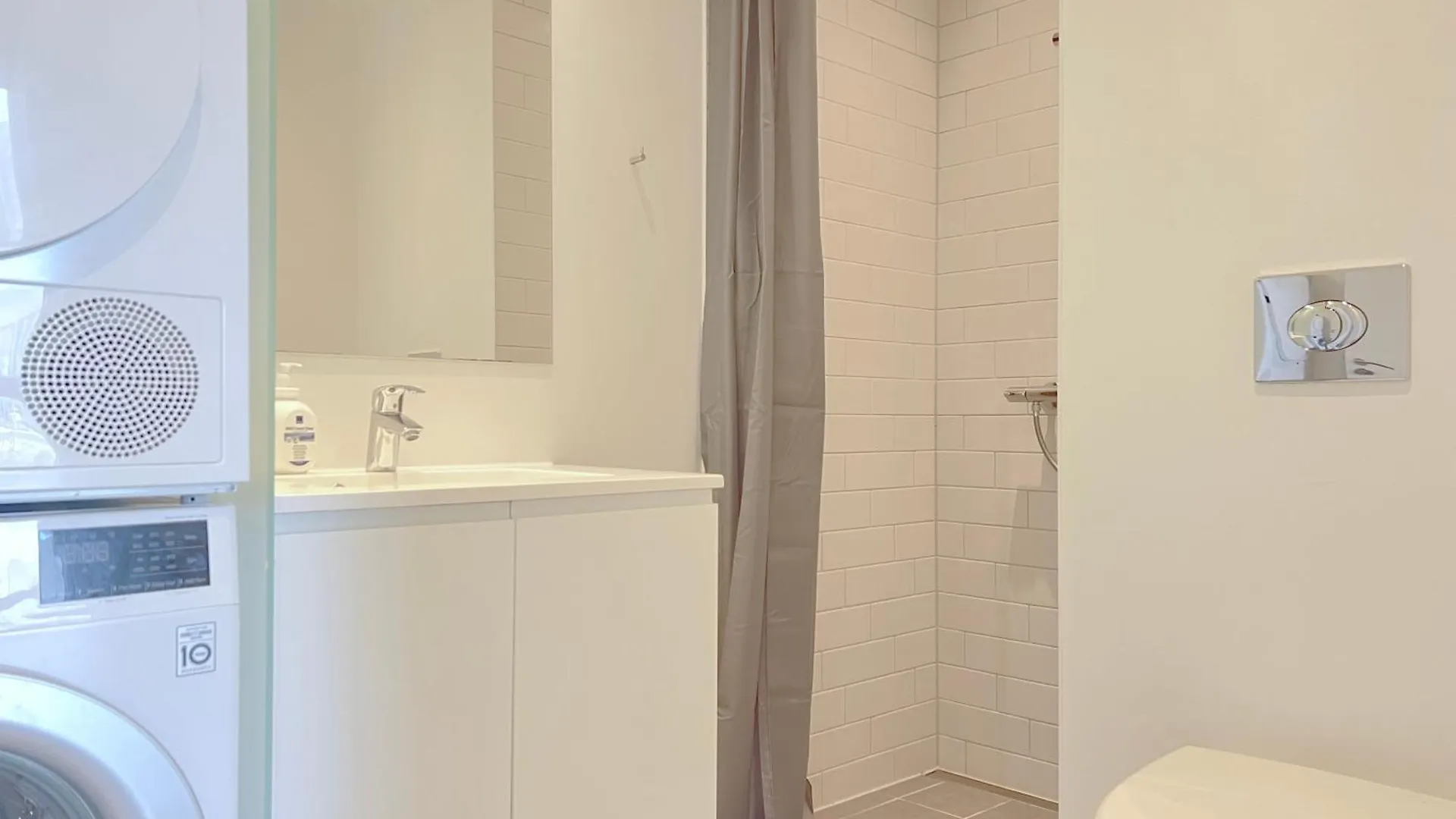 Spacious 3 Bedroom Apartment With Balcony At Richard Mortensens Vej 哥本哈根